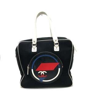 CHANEL Black Shoulder Bag